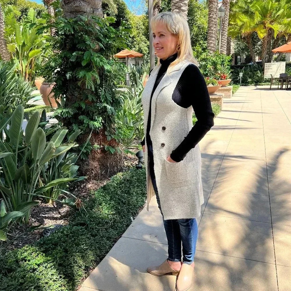 Long Sweater Vest Heather Oatmeal/Beige Open Front With Pockets Sleeveless Soft - Picture 2 of 9